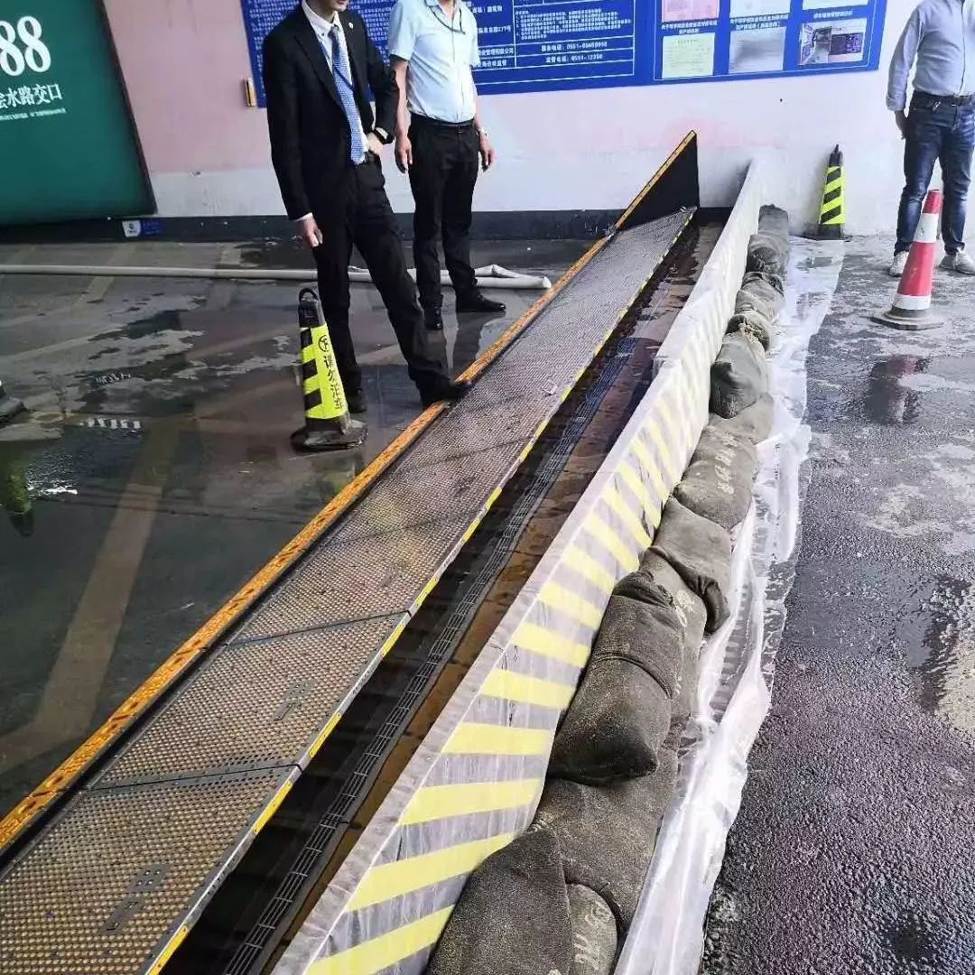 电梯突发情形