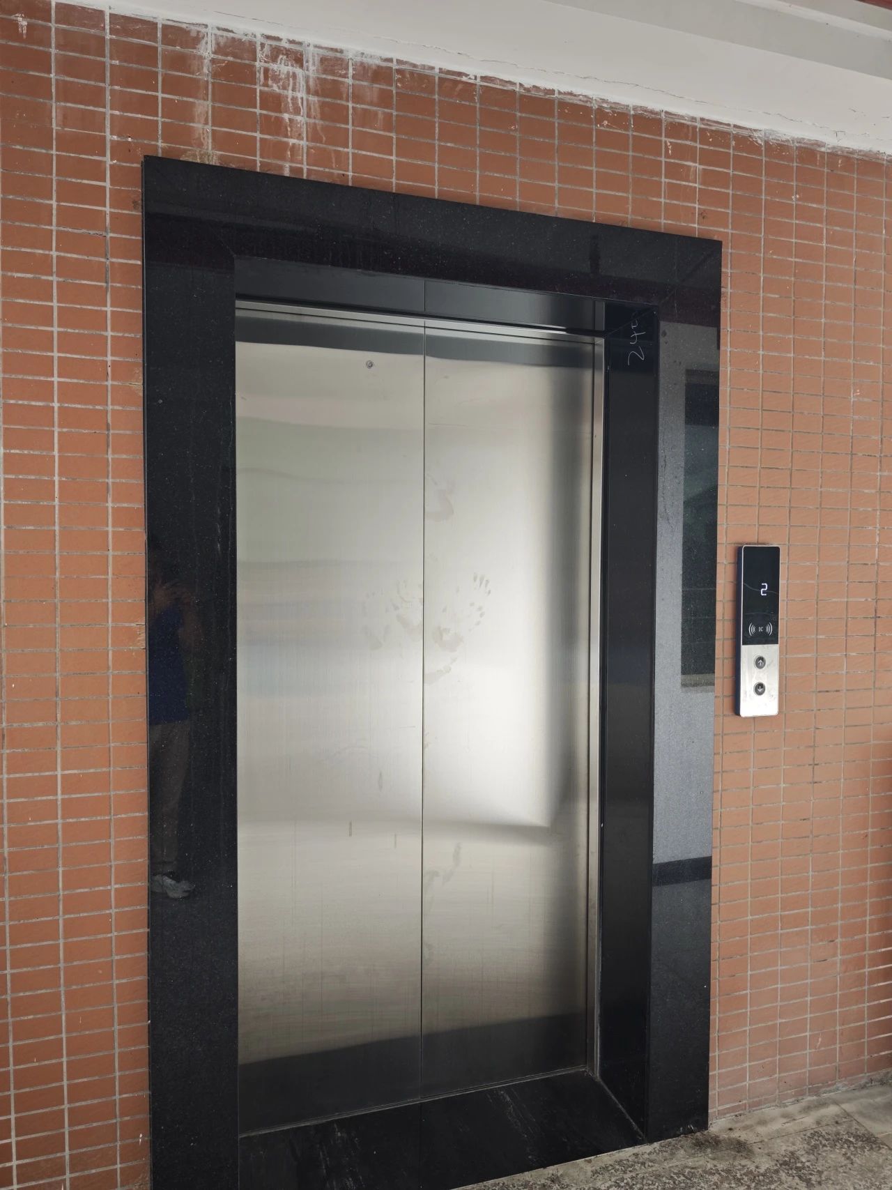 必赢76net线路室外加装电梯案例